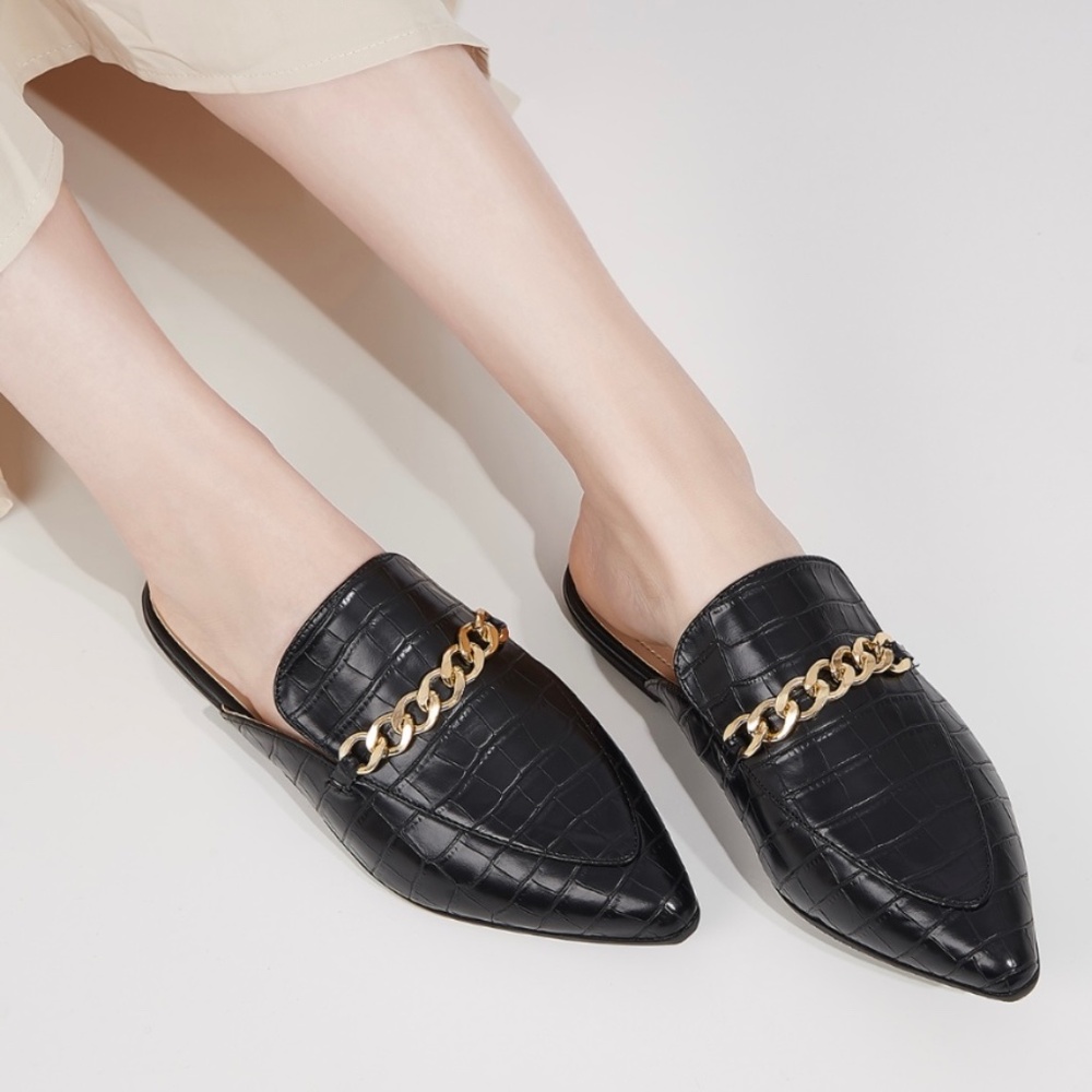 TILOCOW black faux leather animal print slip-on mules gold chain women’s Size 9W